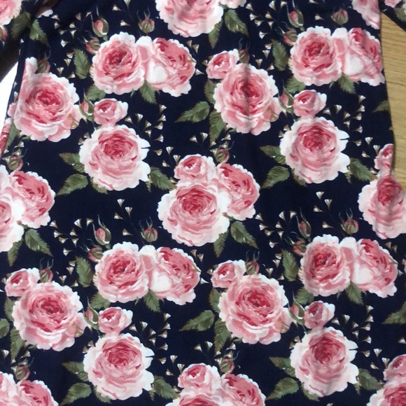 Rose Bell Sleeve dress sz 6 - Picture 2 of 4